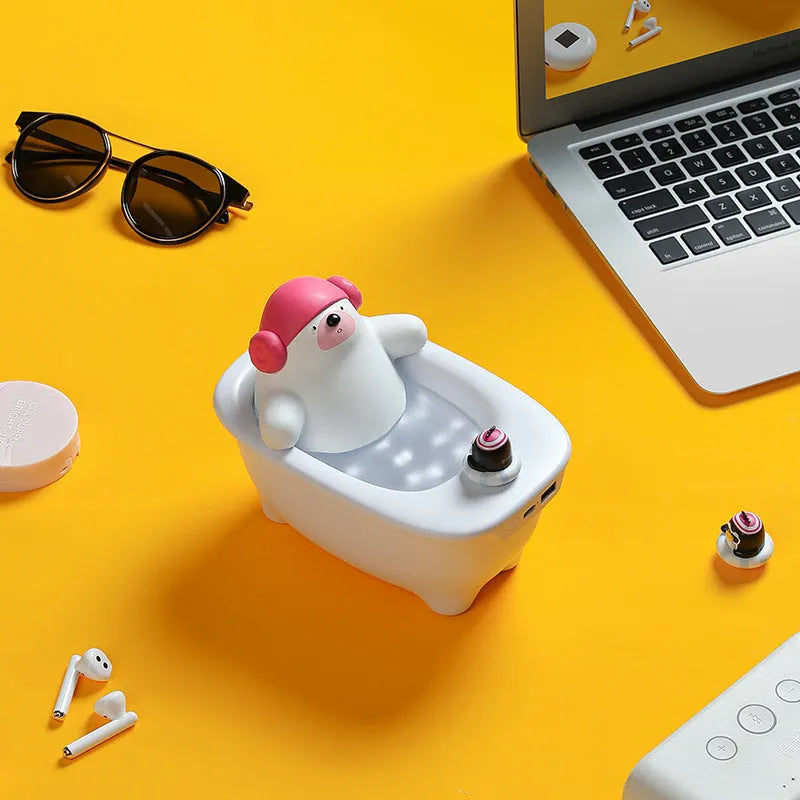 White USB air humidifier and aromatherapy scent diffuser with 550ml water tank on desk