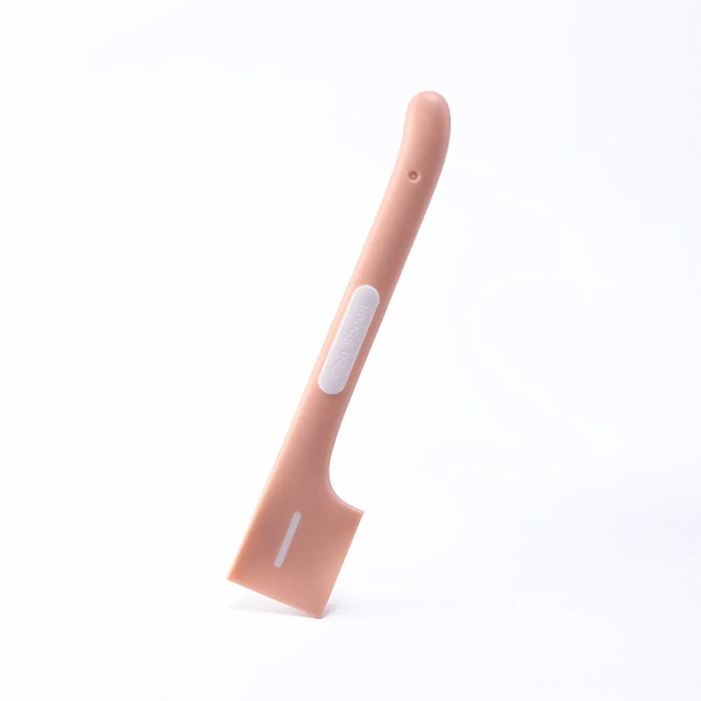 Long-handle pet food spoon in green colour with right-angle scraping edge for canned wet food