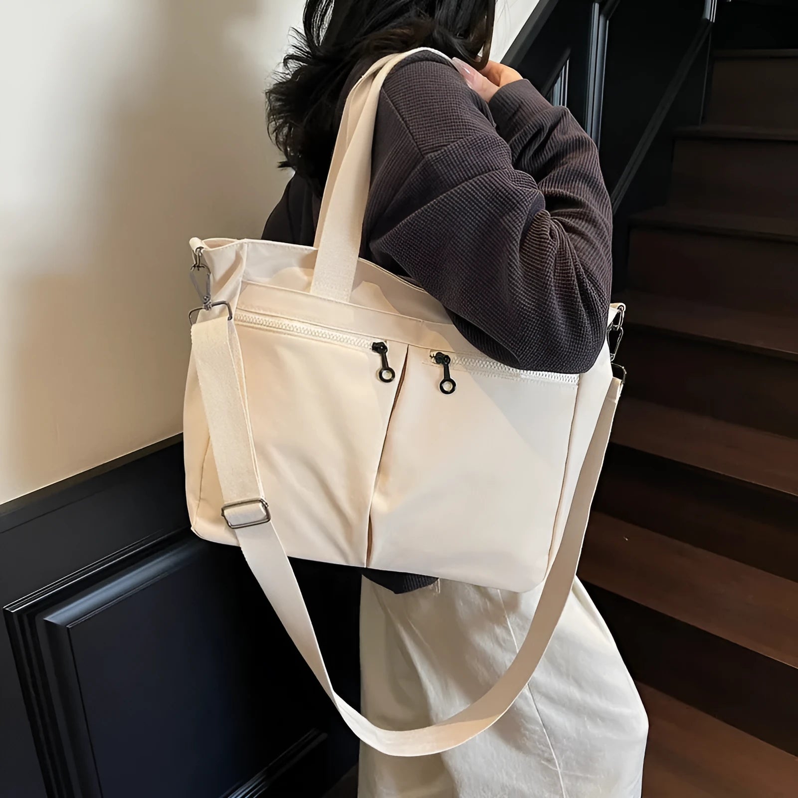 Large capacity solid colour messenger bag in Oxford cloth with 36-55L storage