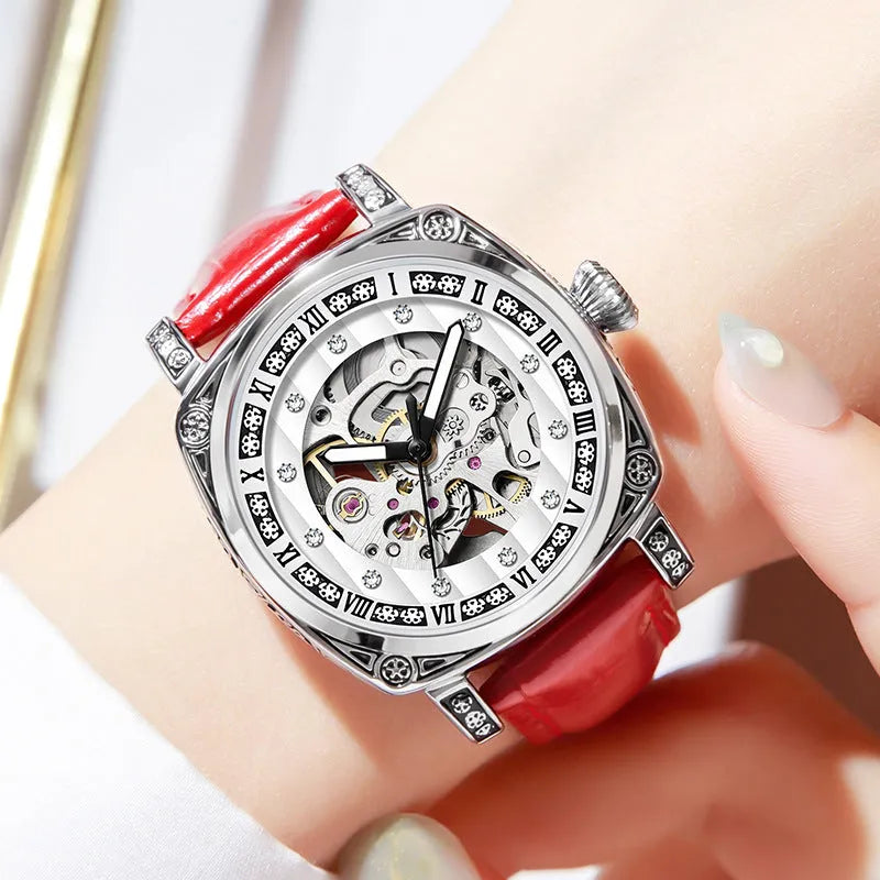 Mechanical wristwatch with luminous hands on leather strap, available in multiple colour dials