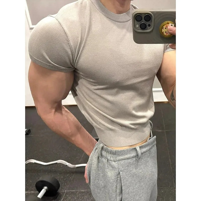 Men's knitted slim fit T-shirt with muscle-showing thread design and cuff-closing short sleeves