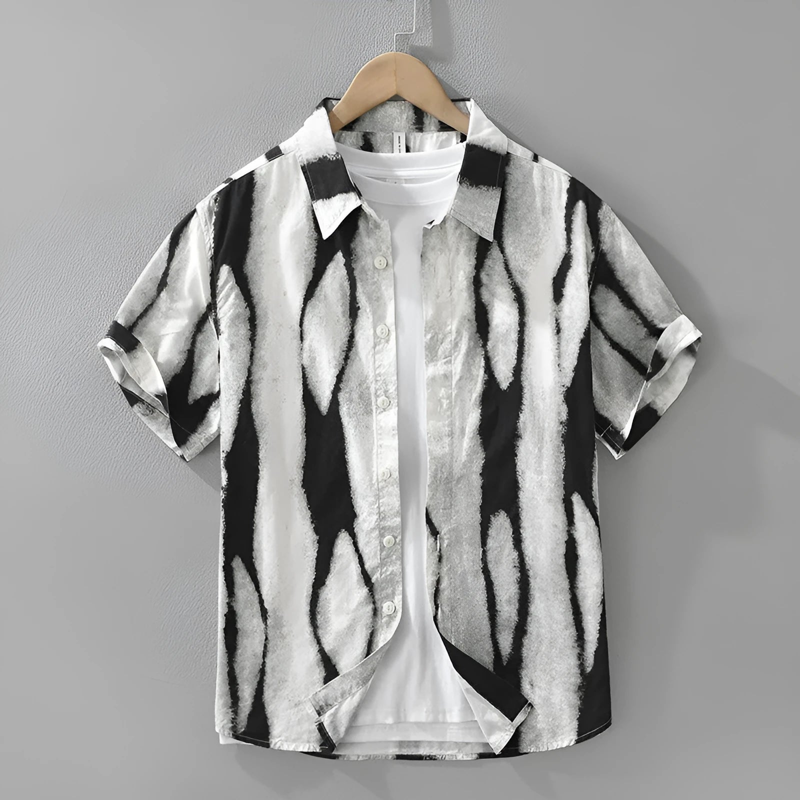Men's retro striped short sleeve shirt in pure cotton with loose fit cardigan styling