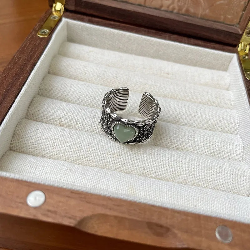 Adjustable opening retro heart ring in white copper plated silver with green and white colour options