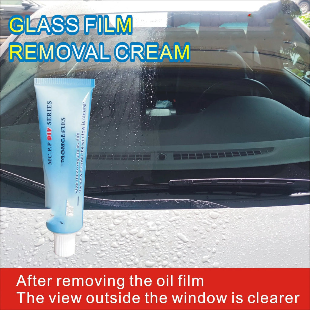 Automotive glass anti-fog rainproof spray bottle in white English packaging