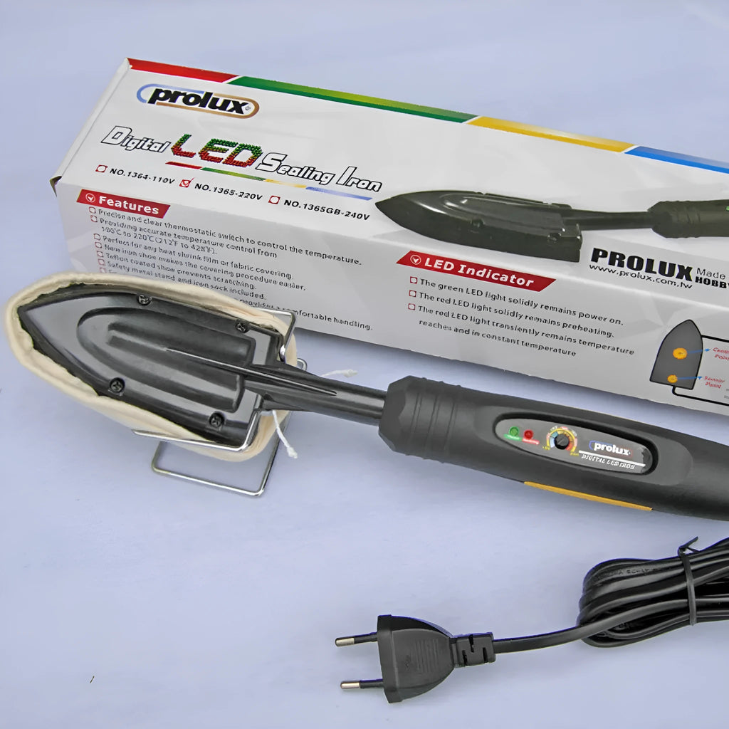 Electronic temperature control hot iron with PTFE-coated soleplate and heat-resistant bracket
