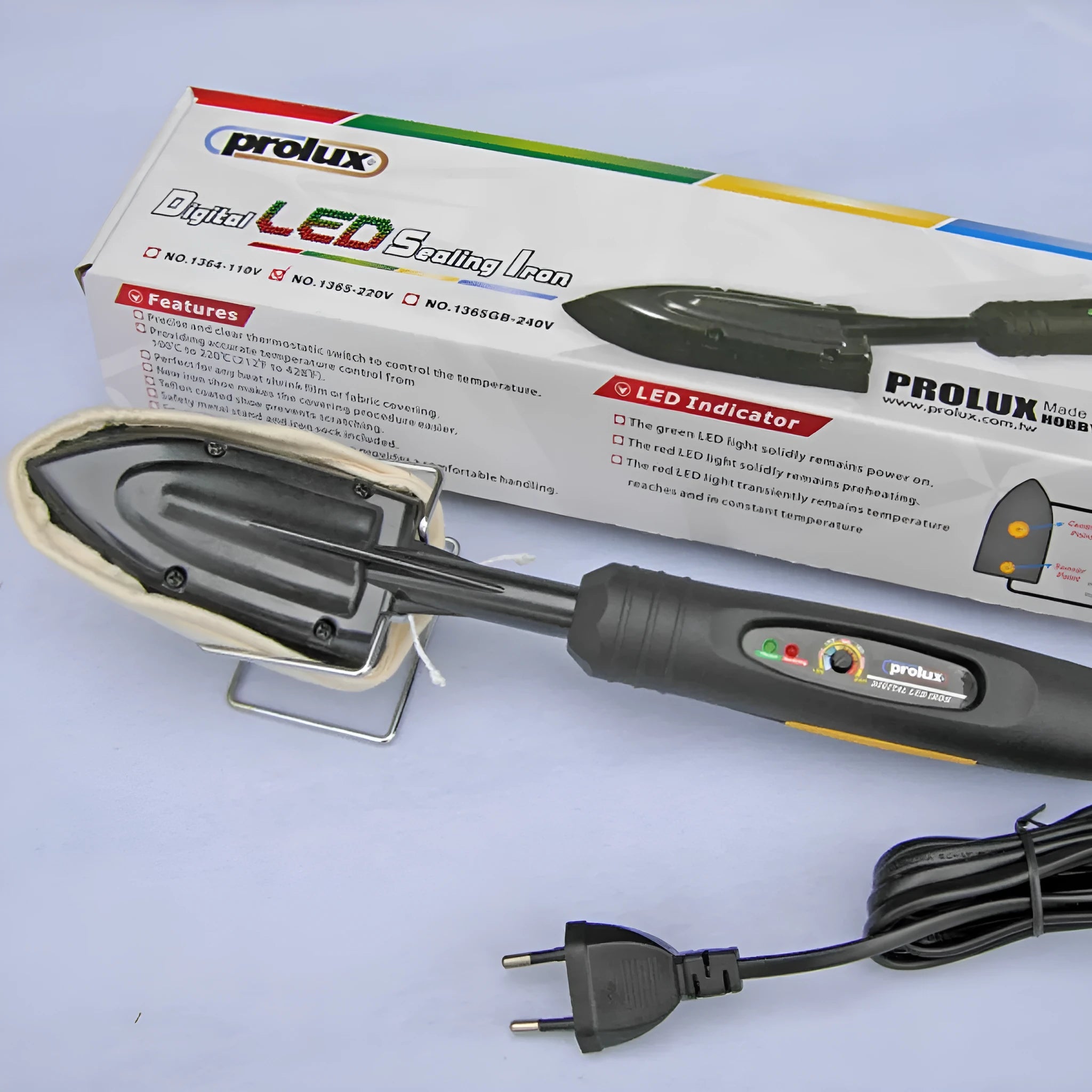 Electronic temperature control hot iron with PTFE-coated soleplate and heat-resistant bracket