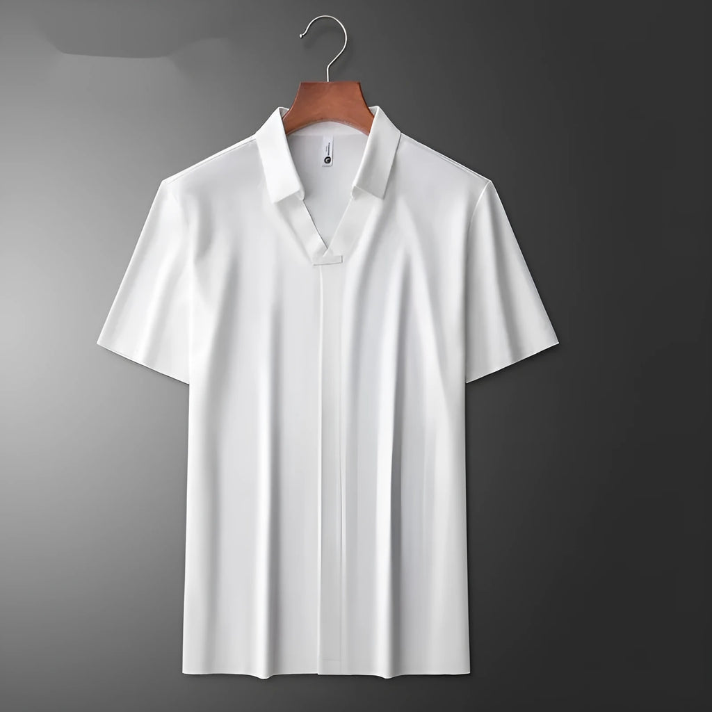 Men's lapel polo short-sleeved t-shirt in cotton blend fabric showing slim fit design