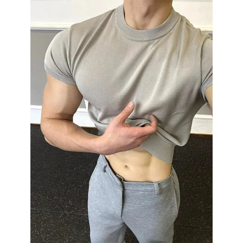 Men's knitted slim fit T-shirt with muscle-showing thread design and cuff-closing short sleeves