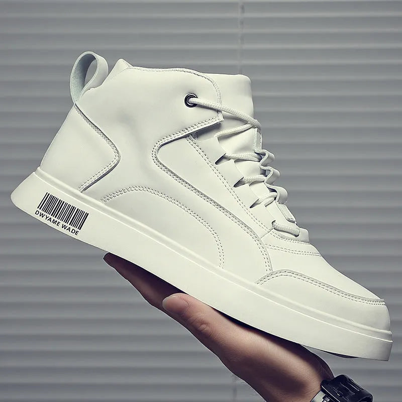 Men's white low-top casual board shoes with front lace-up and round toe design