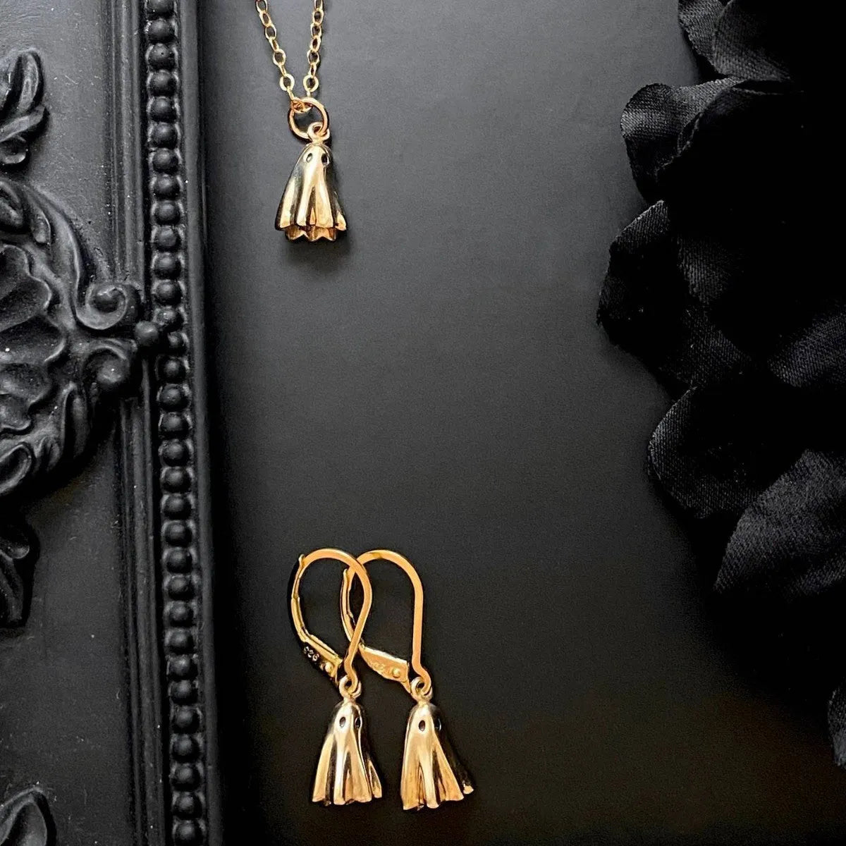 Ghost motif titanium steel pendant necklace with stainless steel chain in twisted cable figaro or mini staple styles