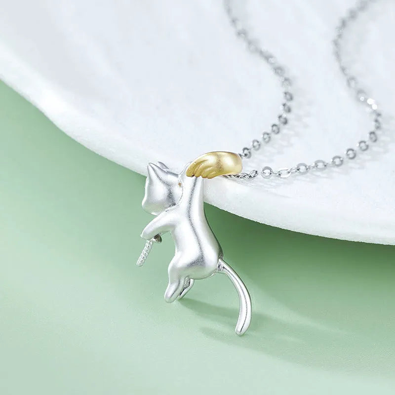 Sterling silver clavicle chain necklace with cat motif and pearl bead decoration