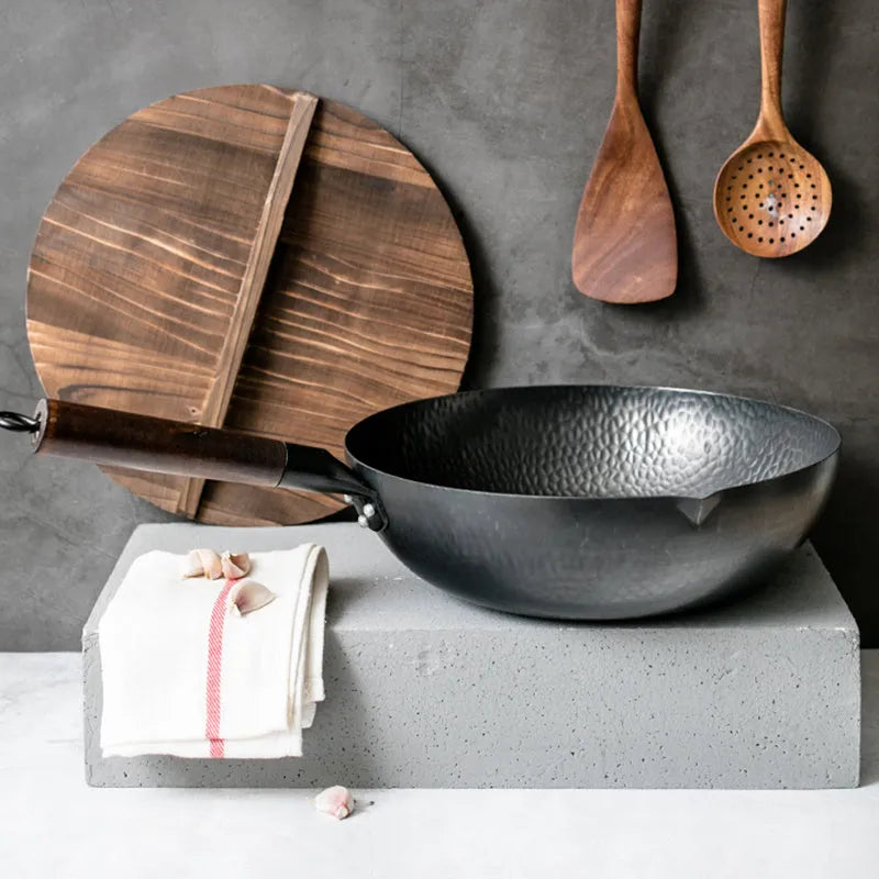 Traditional black iron wok with wooden handle, 40cm diameter, induction base, no chemical coating