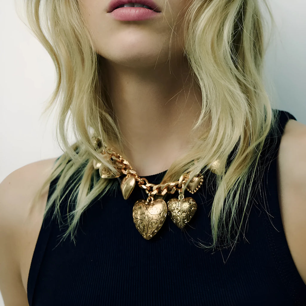 Carved heart pendant necklace with exaggerated style and adjustable chain