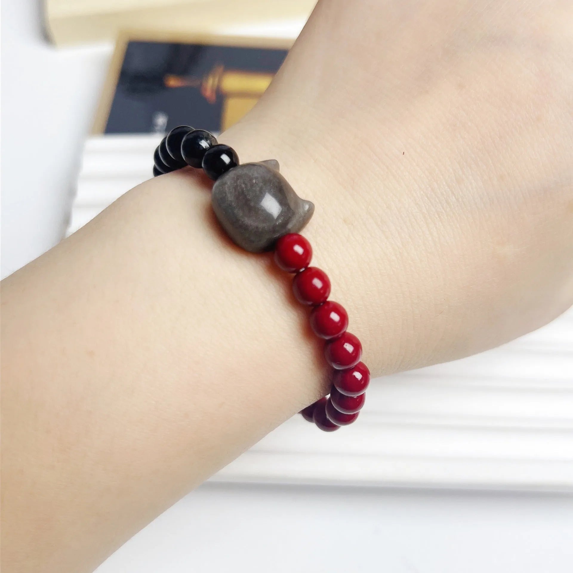 Manually crafted obsidian cat bracelet with net red wind aesthetic and feline charm