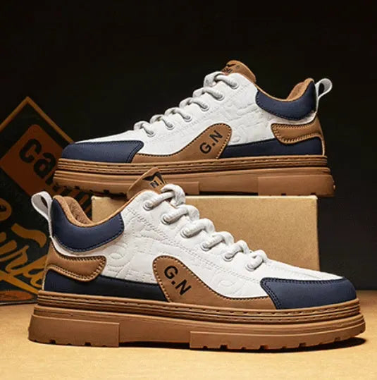 Summer platform casual sneakers in black and white with thick rubber sole