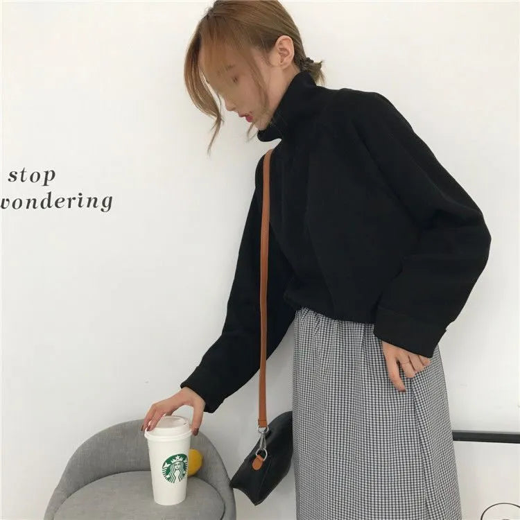Women's solid colour long sleeve top with half-high collar in loose fit