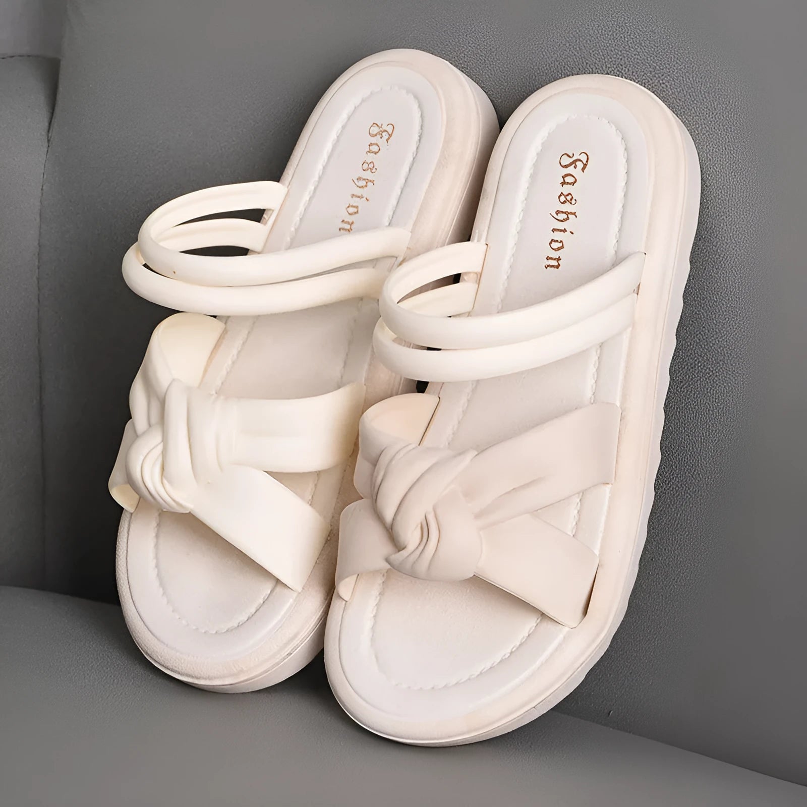 Women's black and white sandals with thick back support and two-way wear design for outdoor leisure