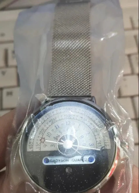 Men's gold and silver sports watch with round 40mm dial and stainless steel or leather strap