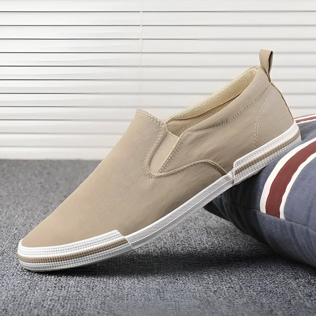 Men's canvas casual shoes in grey colour with vulcanised rubber sole and cotton lining