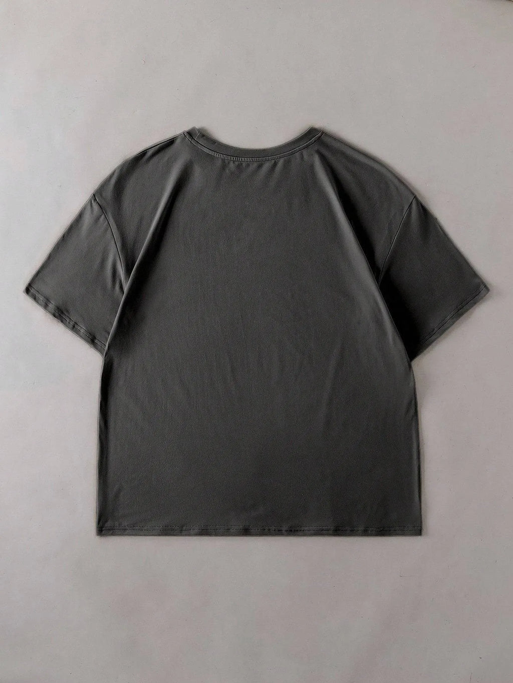 Loose straight-cut cotton t-shirt in summer colours with short sleeves and round neck
