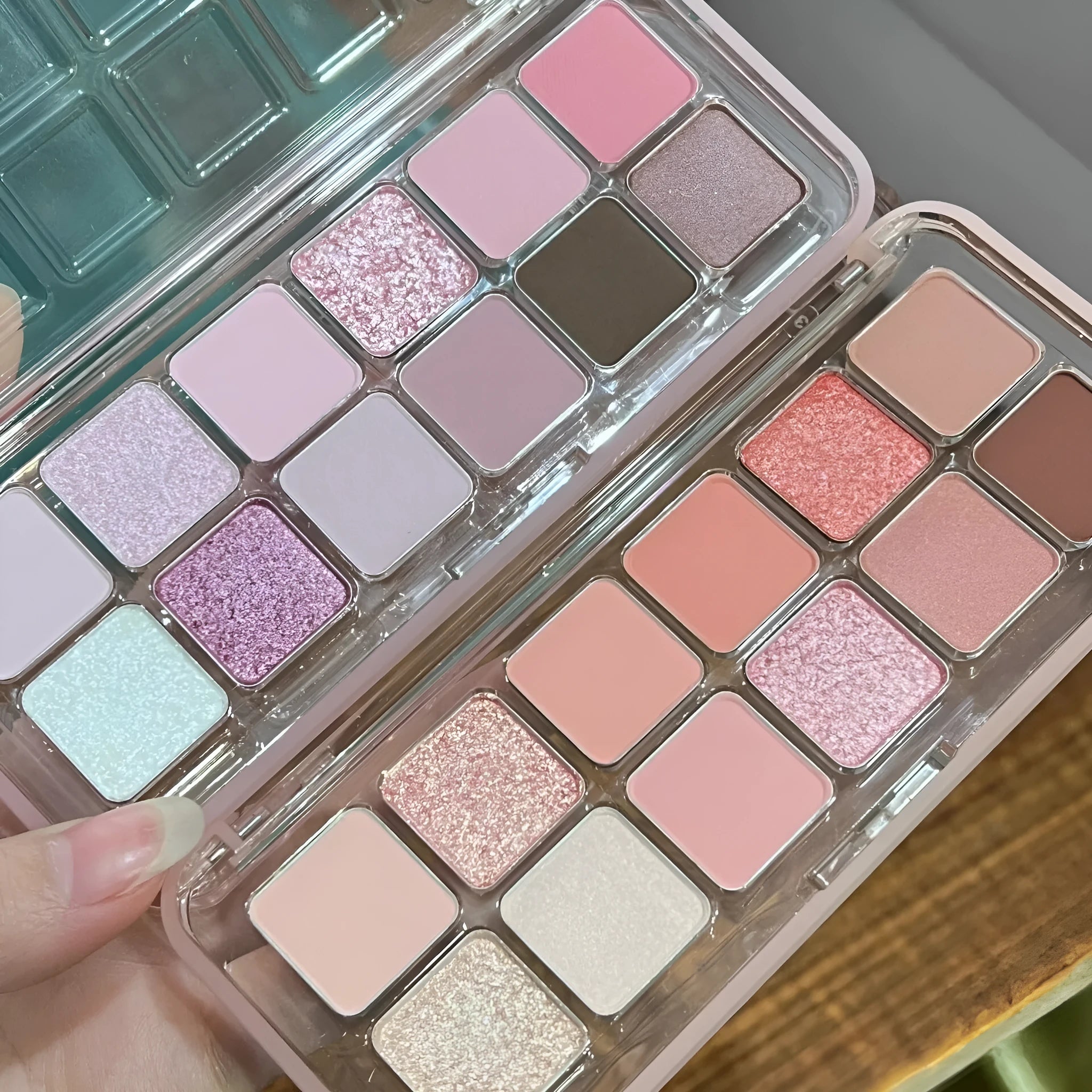 Creative Home 12-colour eye shadow palette showing peach apple or cherry plum shade options