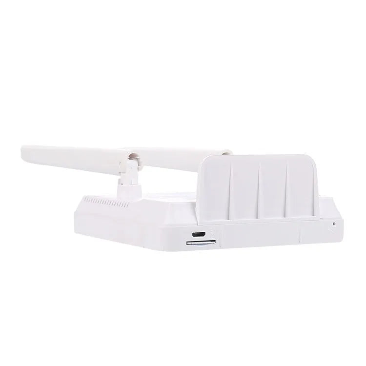 LTE router with two external antennas for home office connectivity