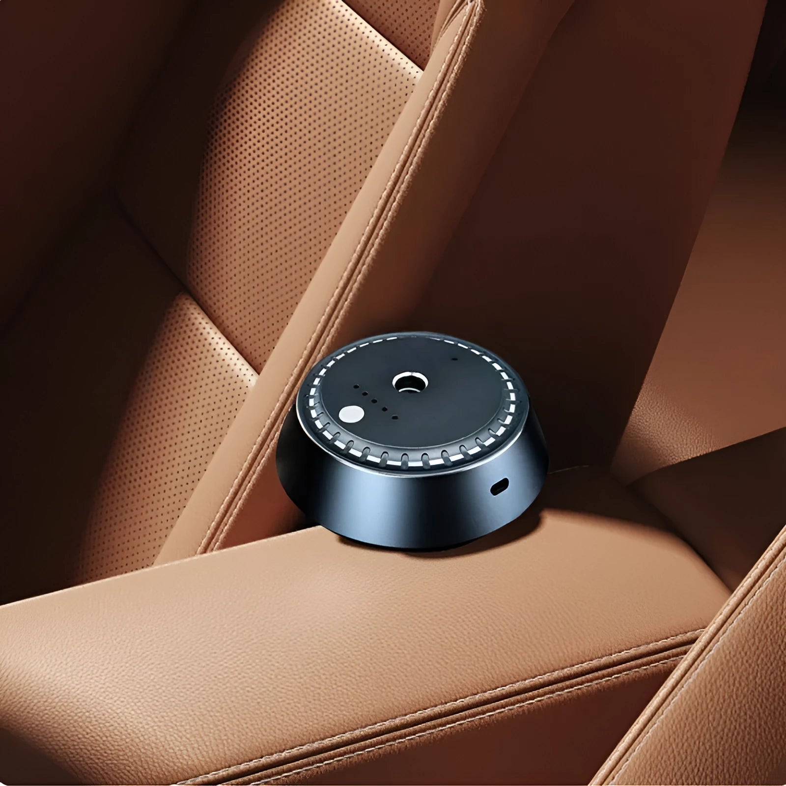Black metal car aroma diffuser with USB charging port and compact 9x4.5cm dimensions