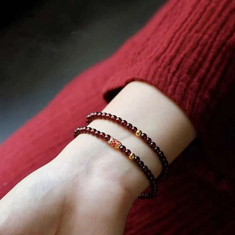 Retro wine red glass bead bracelet for women in New Chinese style with manual craftsmanship