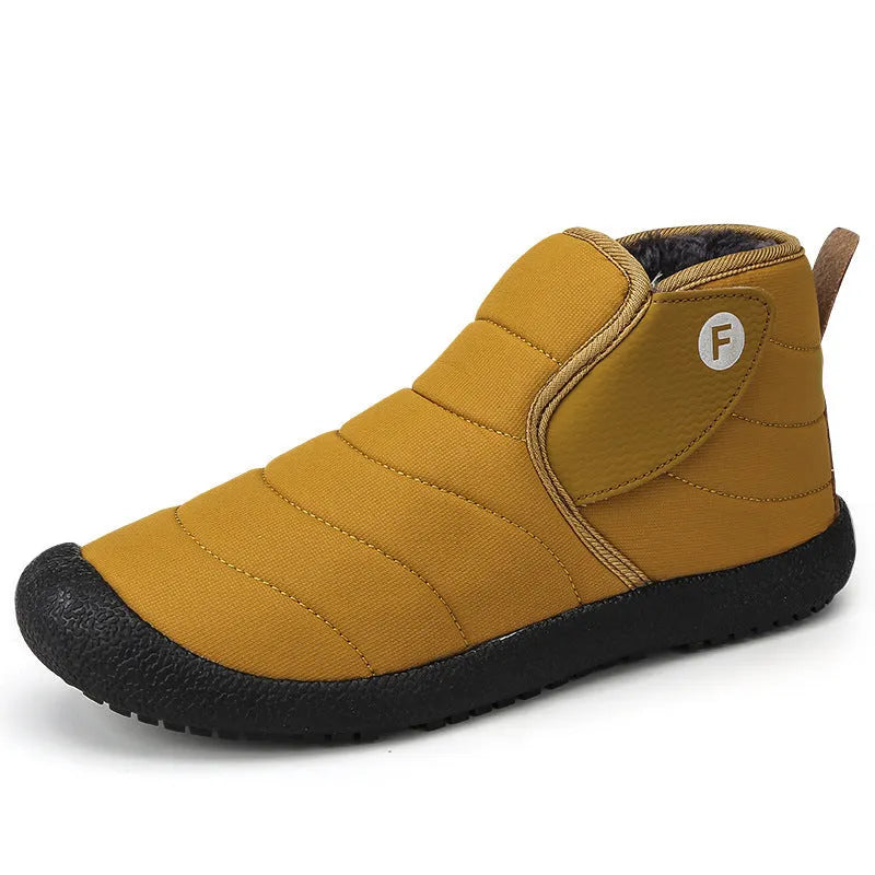 Men's low-heel snow boots in black with a cotton upper and thick rubber sole.