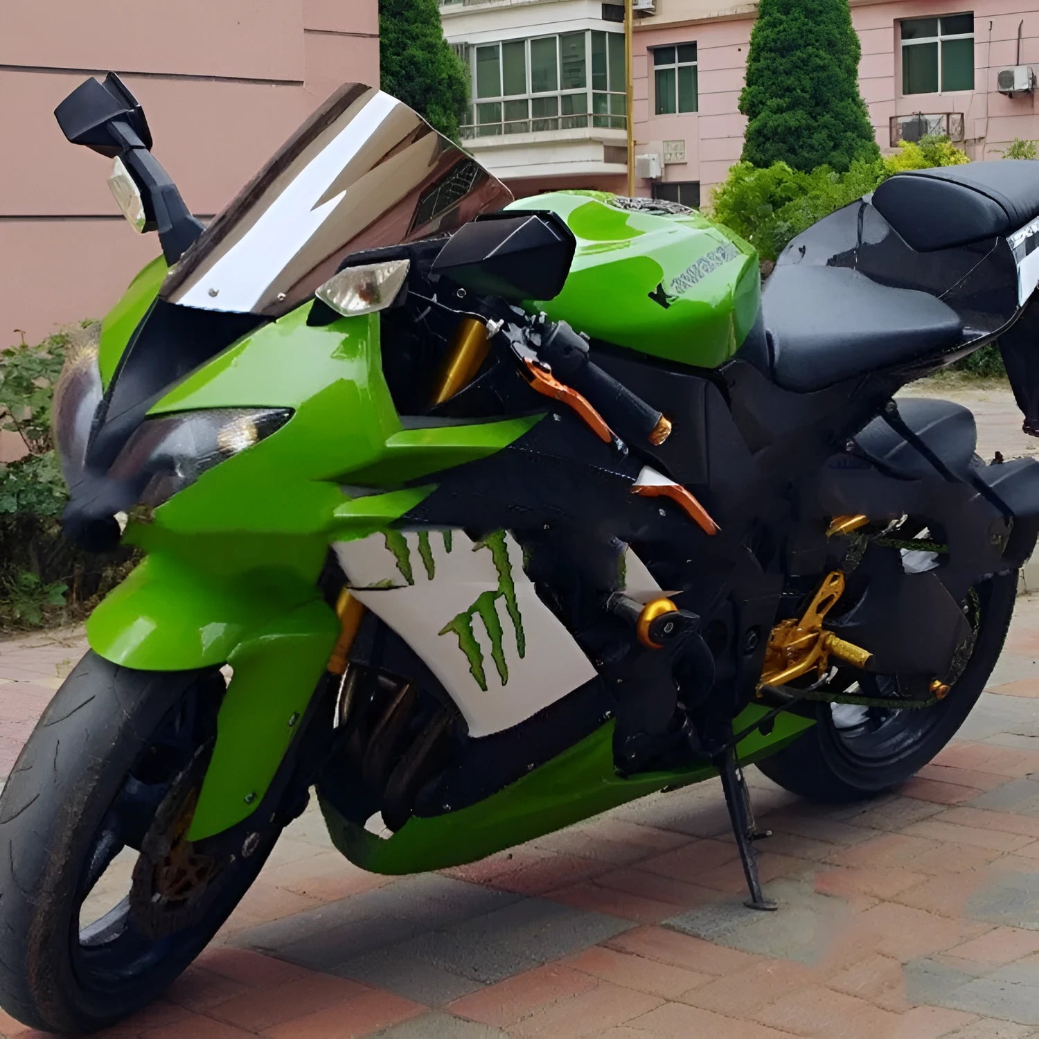 Blue and Brown replacement motorcycle windscreen for Kawasaki ZX-6R and ZX-10R models.