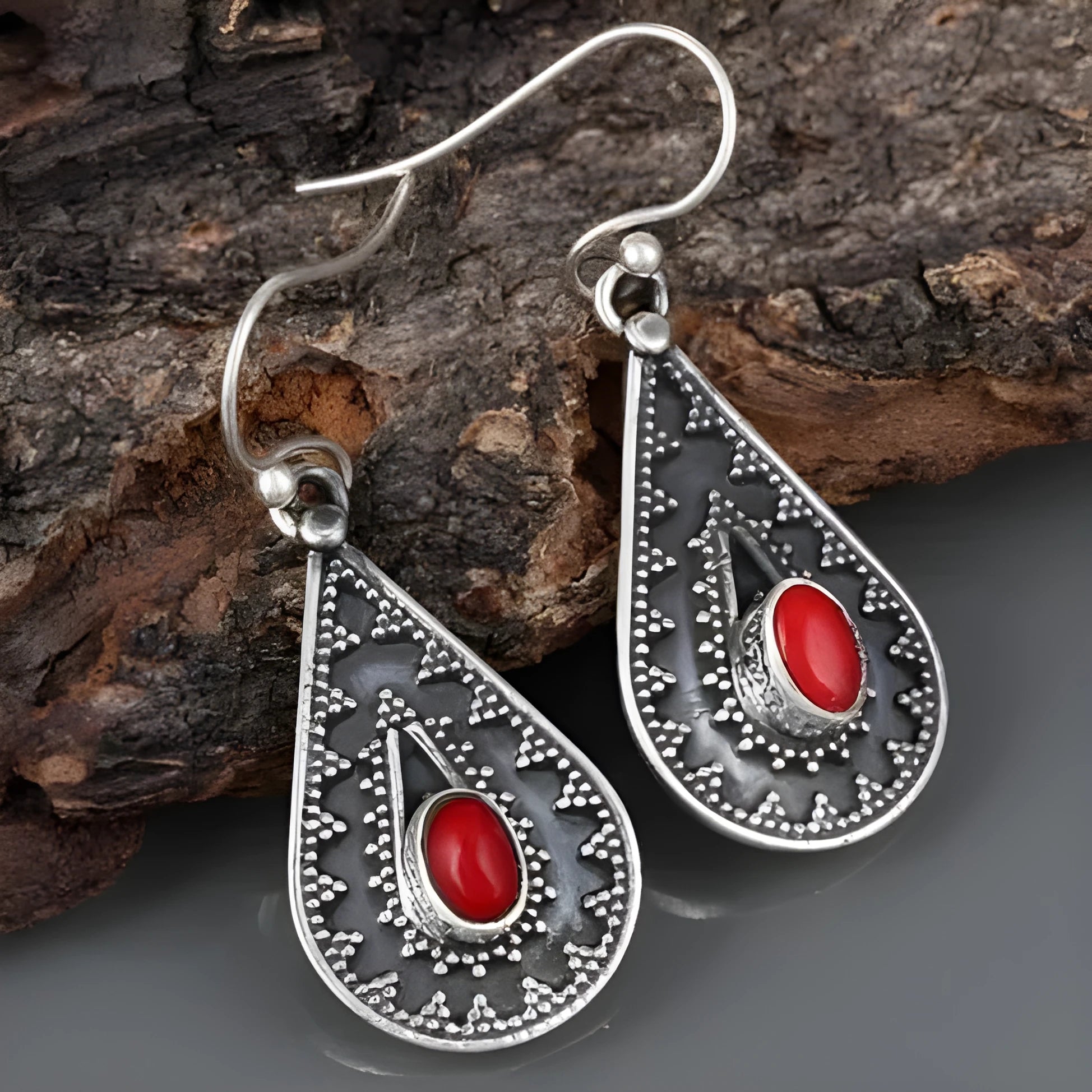 Silver retro-style water drop earrings with European and American national design in zinc alloy with gemstone accents