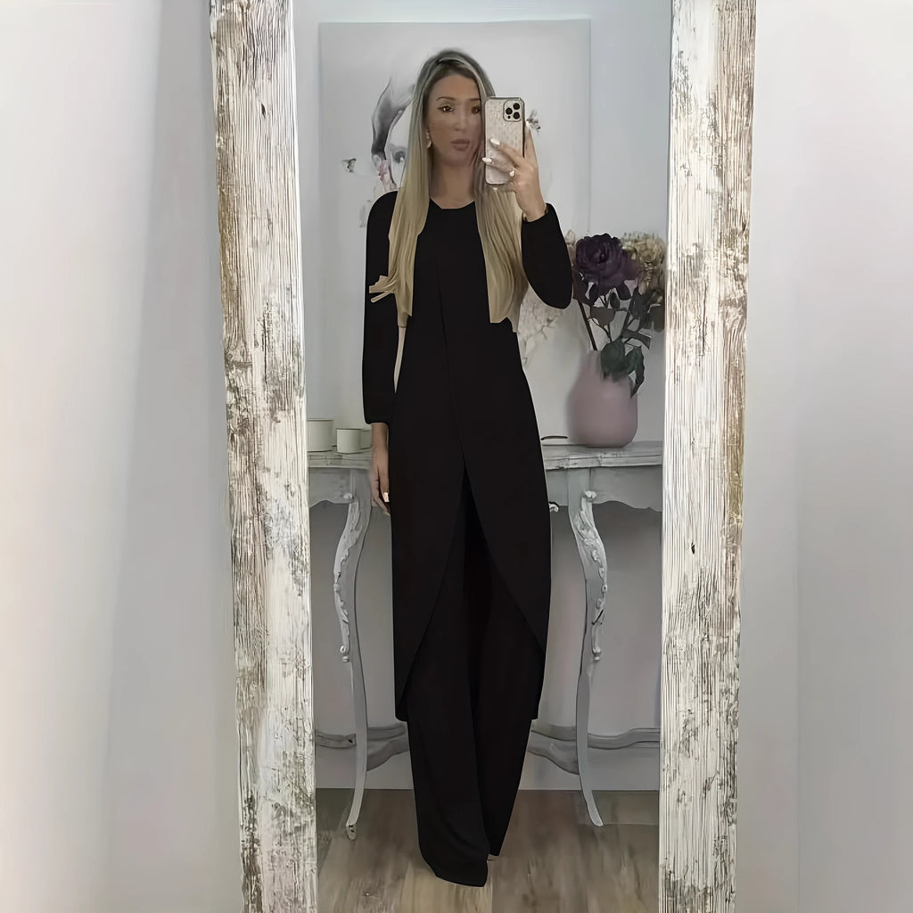 Casual two-piece clothing set with long sleeves and loose fit in black colour showing front view