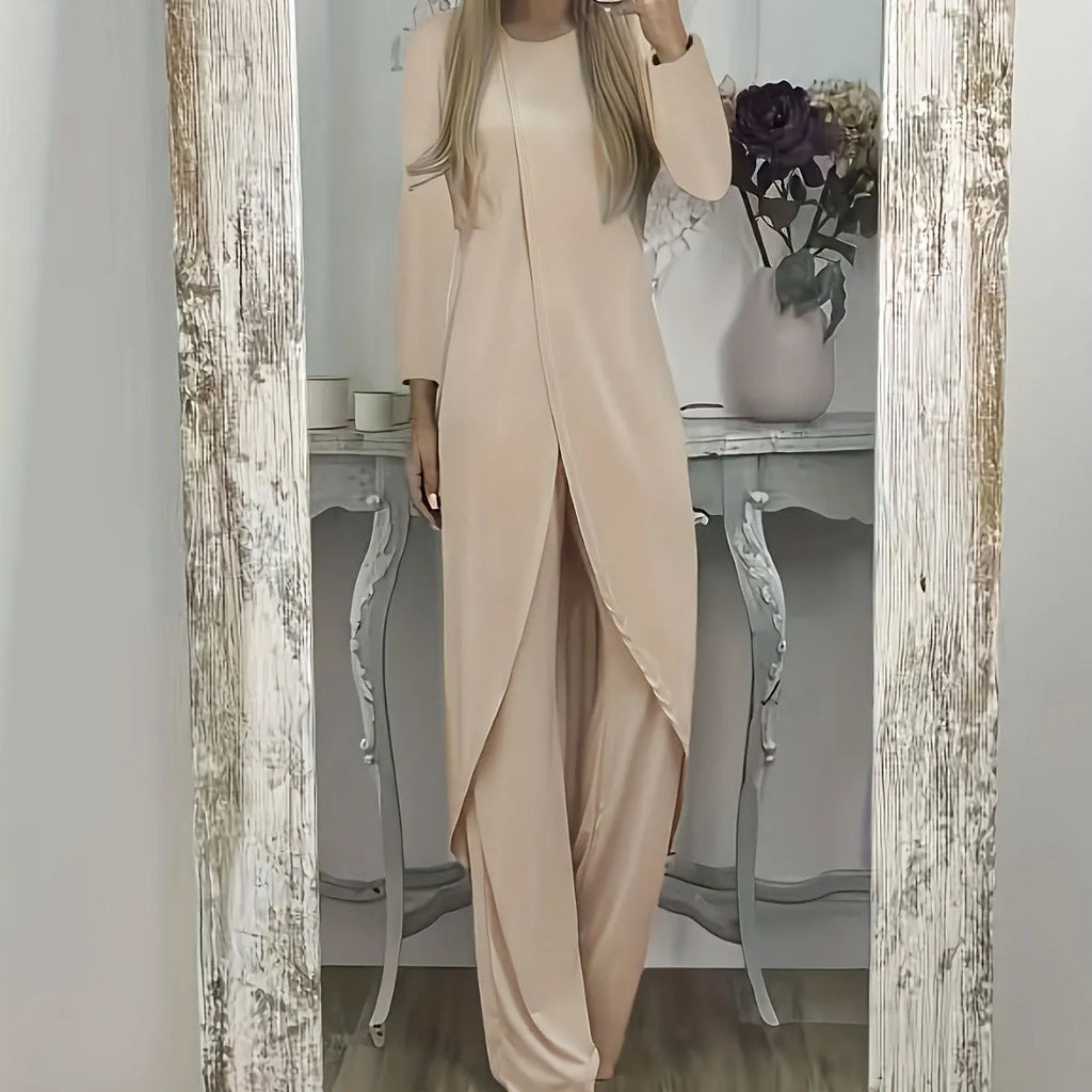 Casual two-piece clothing set with long sleeves and loose fit in black colour showing front view