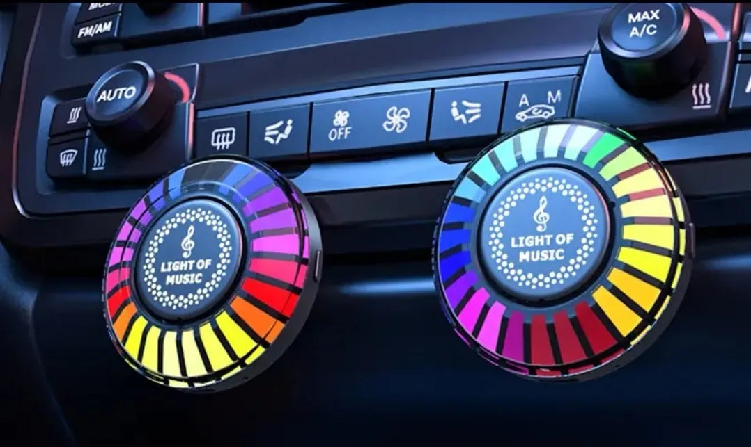 3D RGB car atmosphere light with voice control and aromatherapy diffuser mounted in car vent