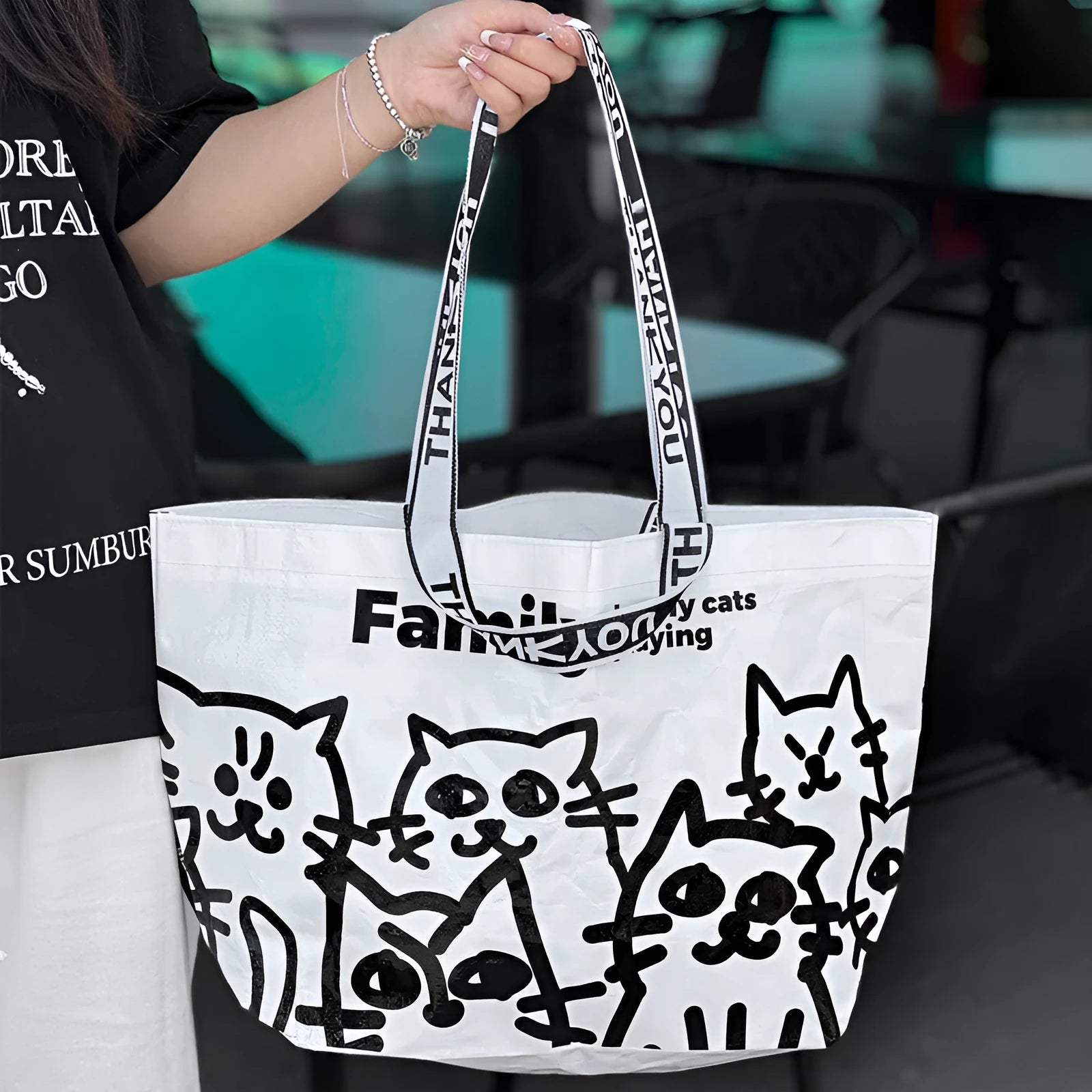 Waterproof PP woven handbag with colour printing for portable storage of clothing and cosmetics