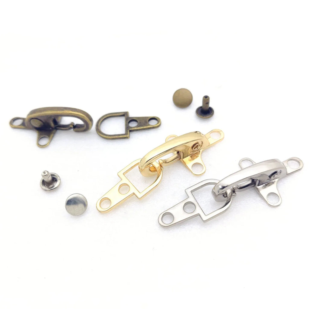 Zinc alloy aircraft buckle decoration in 5.85cm size with four metallic finish options