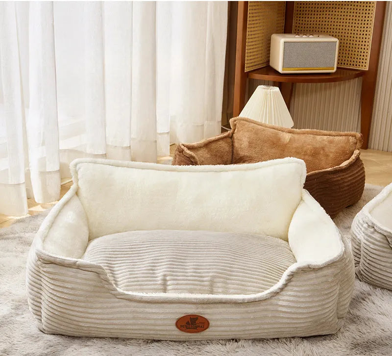 Universal four-season kennel for dogs and cats with removable cushion in coffee colour