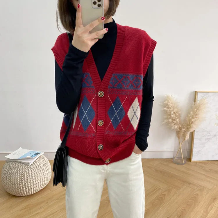 Women's sleeveless diamond plaid cardigan in loose fit available khaki red navy blue