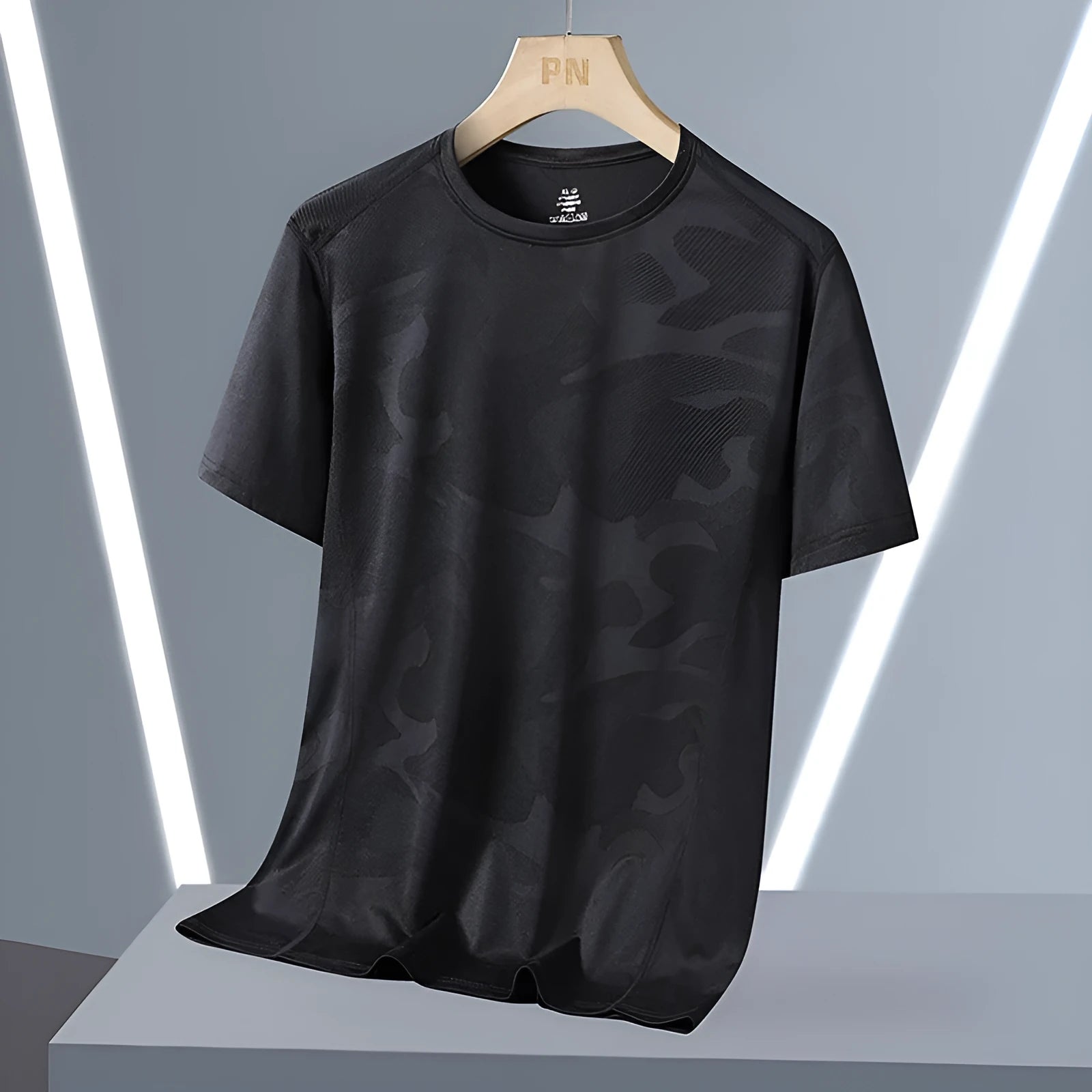 Men's camouflage pattern nylon summer top with short sleeves and round neck in loose fit