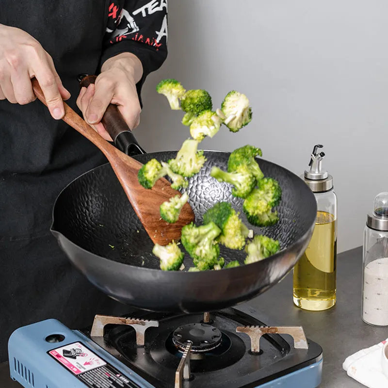 Traditional black iron wok with wooden handle, 40cm diameter, induction base, no chemical coating