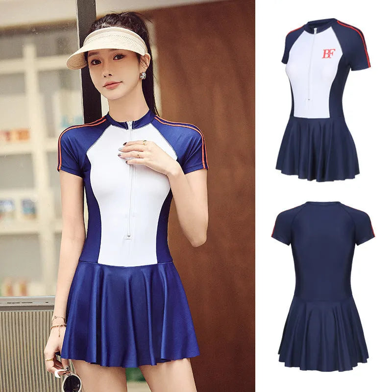 Ladies conservative one-piece swimsuit for sports in a colour-matched pattern.