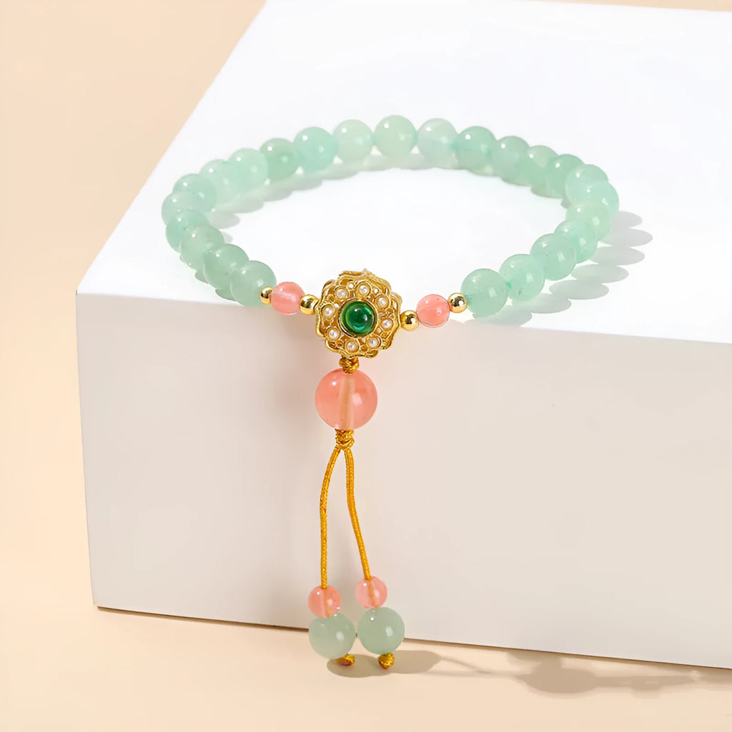 Green crystal Chinese bracelet with adjustable string on wrist