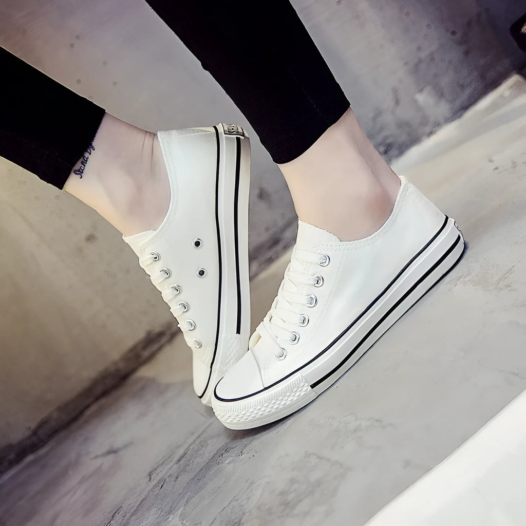 Women's solid colour canvas summer shoes in casual style with breathable upper material