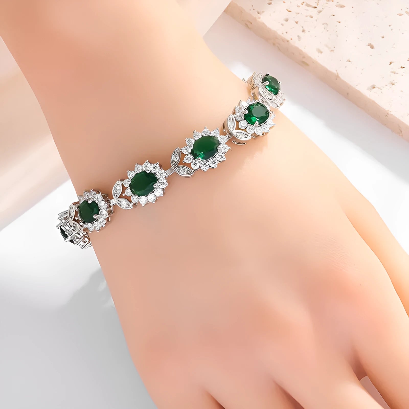 Women's simple inlaid zircon bracelet in electroplated environmentally friendly alloy