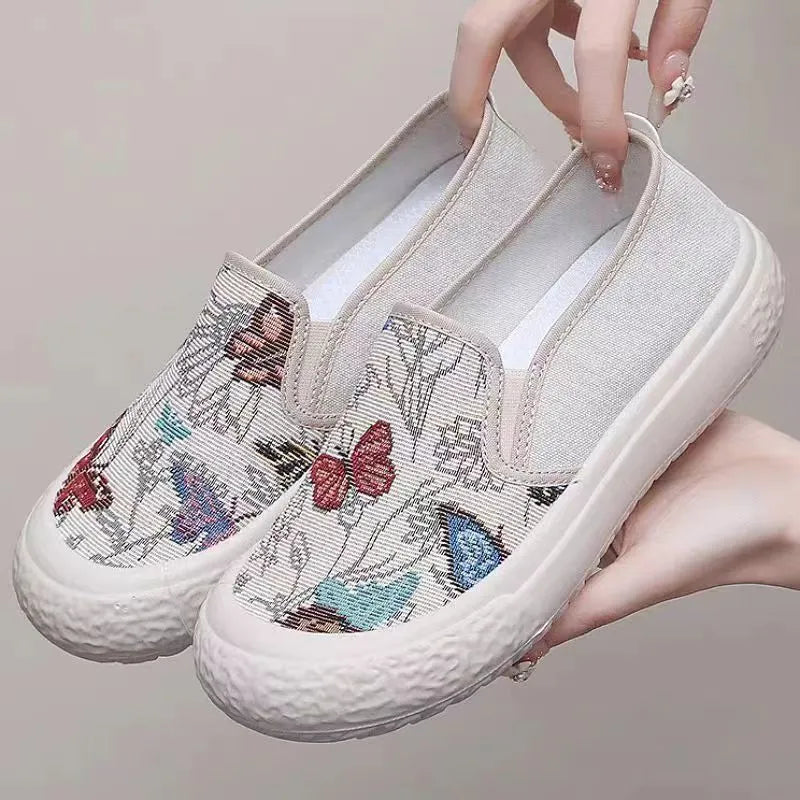 Old Beijing women's canvas slip-on shoes with round toe and shallow mouth design