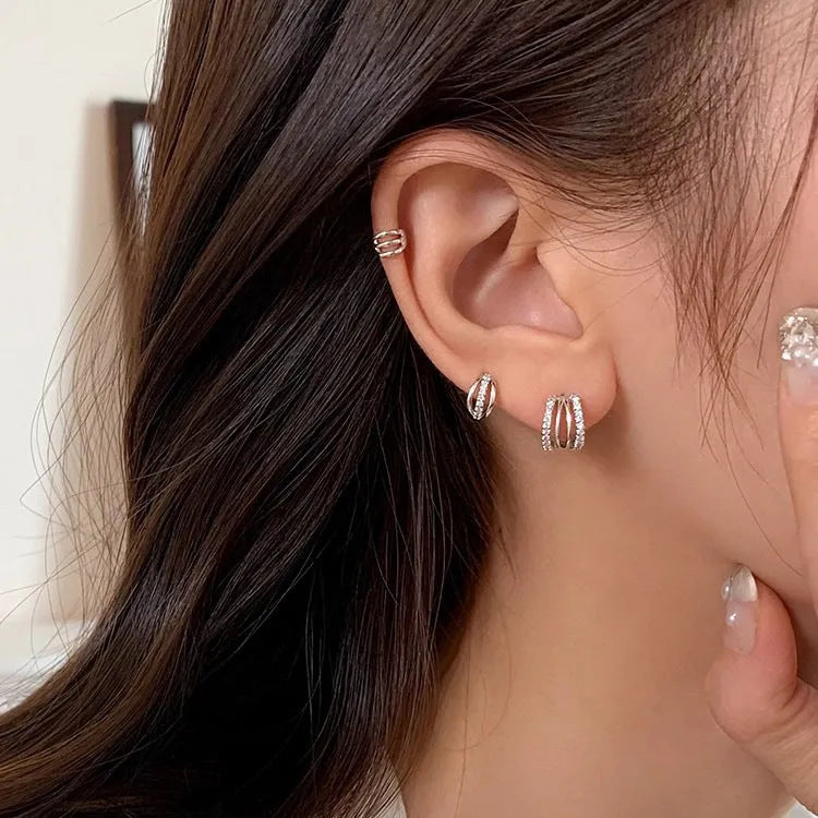 Geometric 925 silver needle earrings with electroplating treatment in three size options