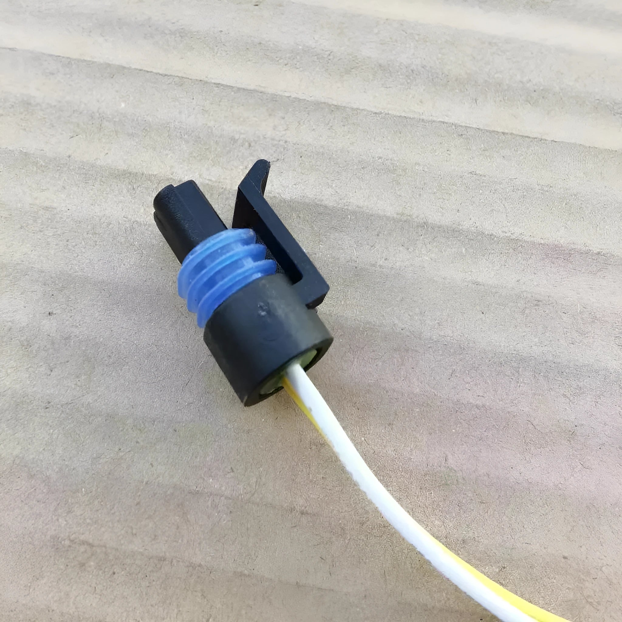 ACDelco automotive engine coolant temperature sensor plug connector for car side light.
