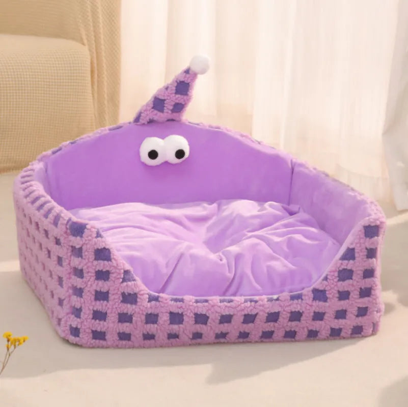 Green triangular hat-shaped sponge pet bed for cats, shown disassembled for washing.