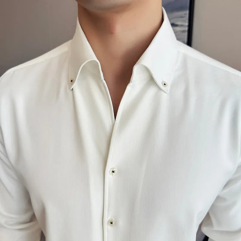 Men's long-sleeved denim shirt in slim fit with solid colour options