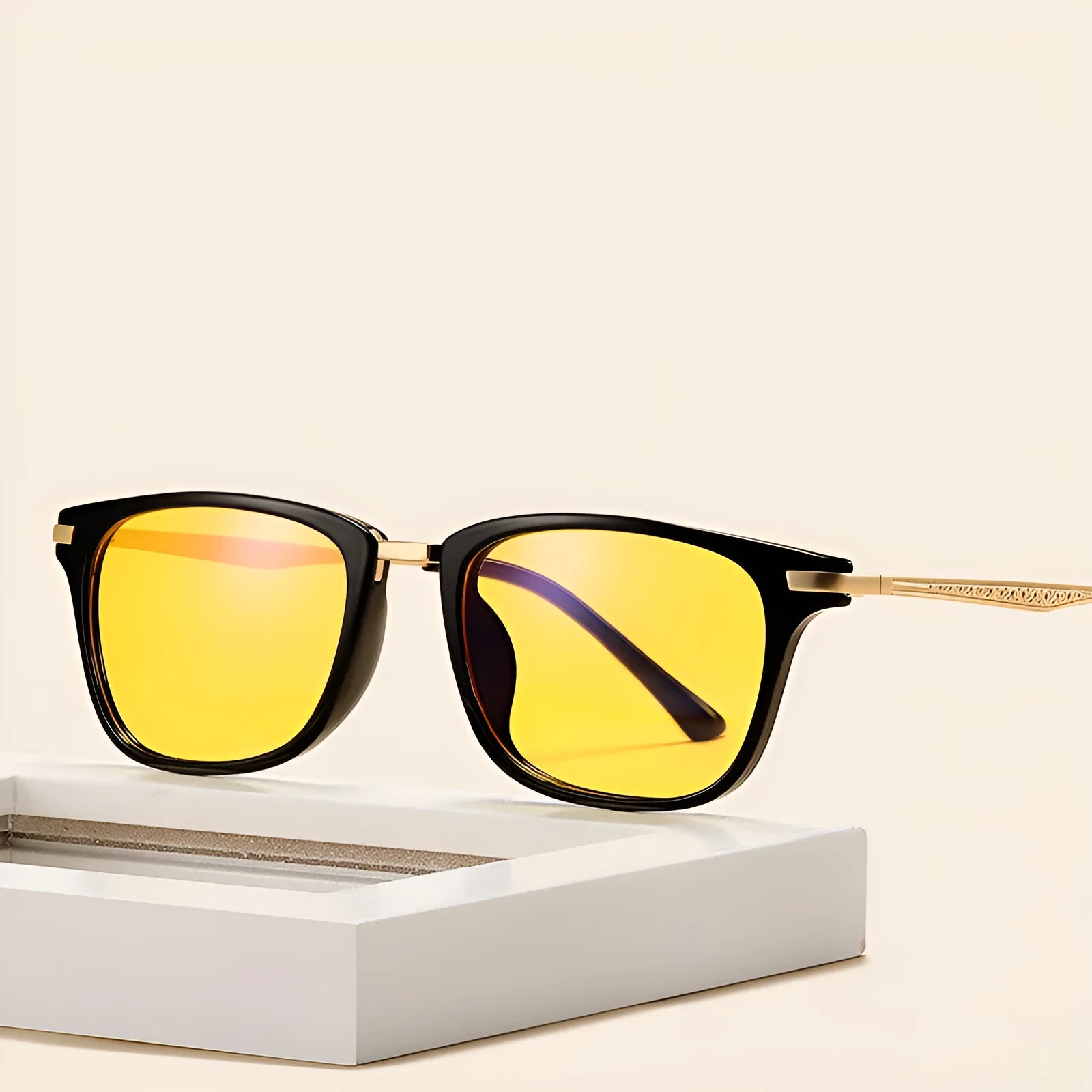Full frame anti-blue light glasses for men, TR90 square frame, yellow film PC lenses, retro literary style